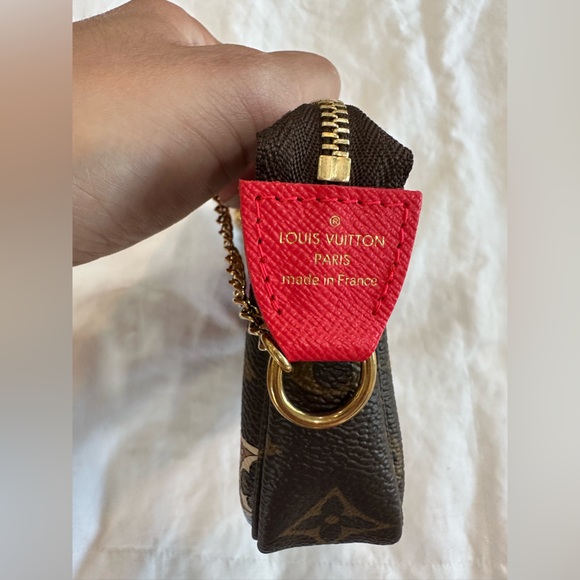 Louis Vuitton Christmas edition Mini Pochette - Picture 4 of 6